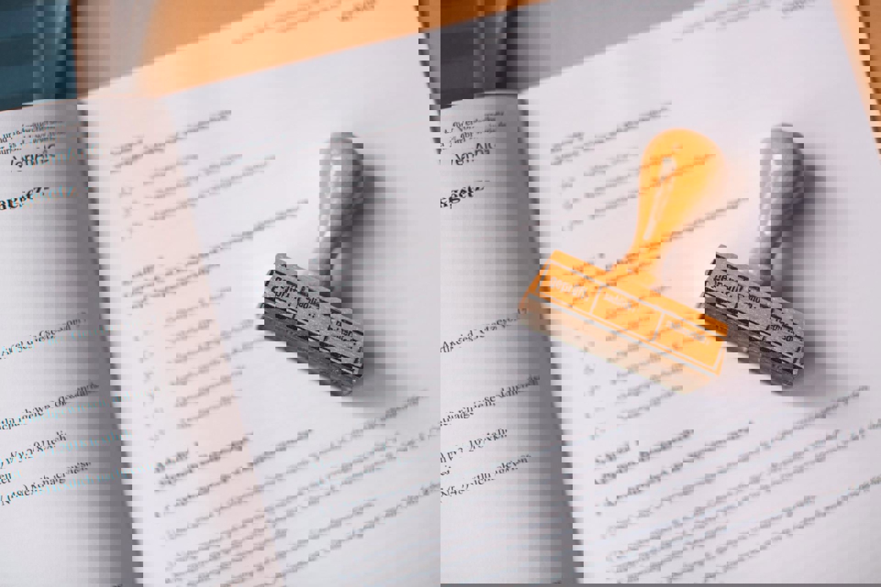 Why is accuracy in translating the Arabic law into English in Dubai Law Documents important